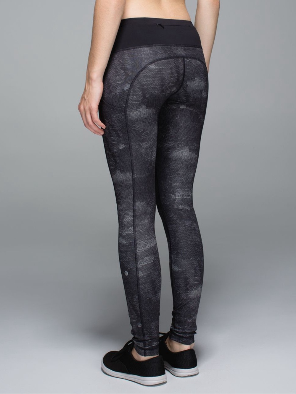 Lululemon Speed Tight II *Full-On Luxtreme
Sequin Snake Slate Black Leggings
